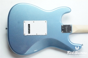FSR AFFINITY SERIES STRATOCASTER - Lake Placid Blue